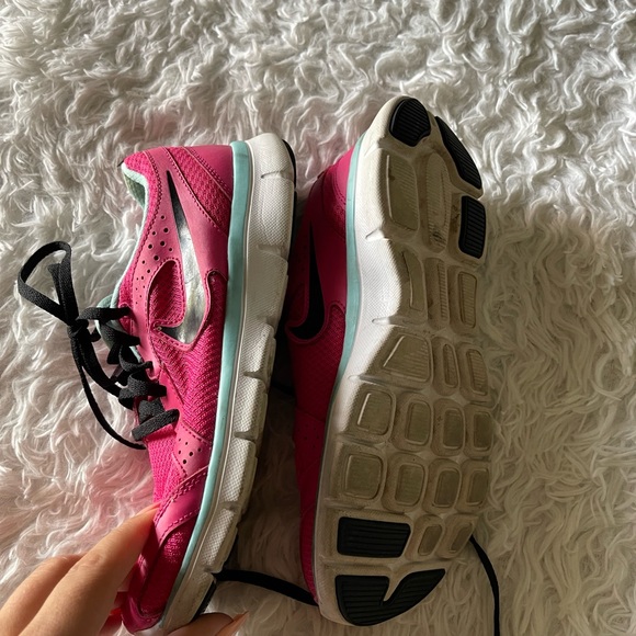 Pink Nike Flex Experience - Picture 8 of 8